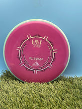Load image into Gallery viewer, Axiom Plasma Plastic Envy Putter