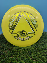 Load image into Gallery viewer, Streamline Neutron Plastic Ascend Fairway Driver
