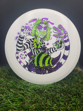 Load image into Gallery viewer, Discraft 2024 GLOW Halloween Buzzzjuice Buzzz Midrange-3 Foil
