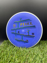 Load image into Gallery viewer, Axiom Simon Lizotte SE Electron Pixel Putter
