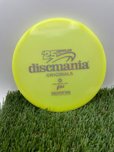 Load image into Gallery viewer, Discmania Prototype Color Glow P4
