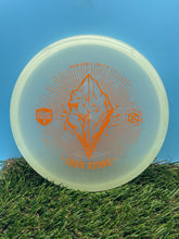 Load image into Gallery viewer, Discmania Color Glow P3x Putter
