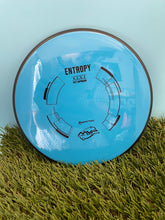 Load image into Gallery viewer, MVP Neutron Plastic Entropy Putter
