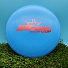 Load image into Gallery viewer, Dynamic Discs Hybrid Plastic Judge Putter

